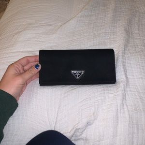 Prada black tessuto nylon wallet!!! BARELY USED